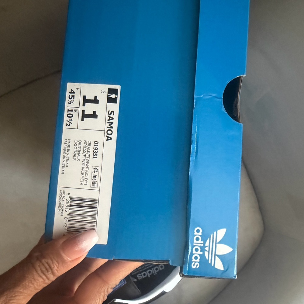 Adidas Samoa Men's Black and White Classic Sneakers - Picture 3 of 3